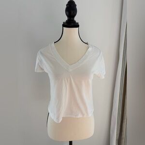 Universal Thread White Cropped V-Neck Tee | Women’s Small